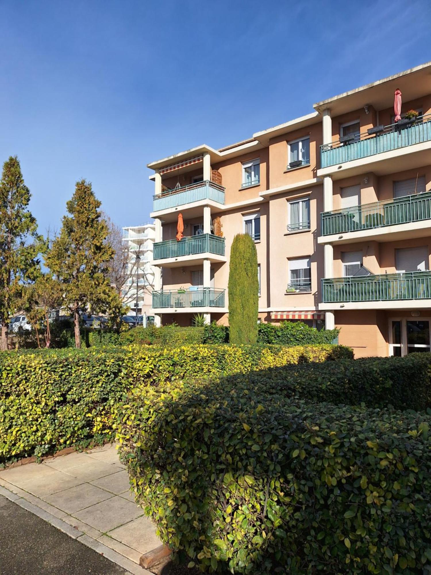 Parc De La Roseraie Apartment Marseilles
